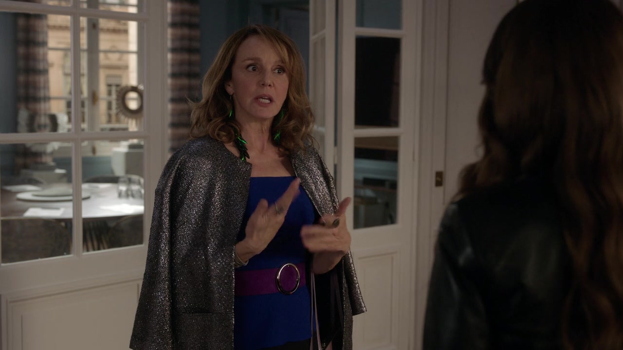 Emily_in_Paris_S01E06_Ringarde_720p_NF_WEB-DL_DDP5_1_x264-BTN_0167.jpg