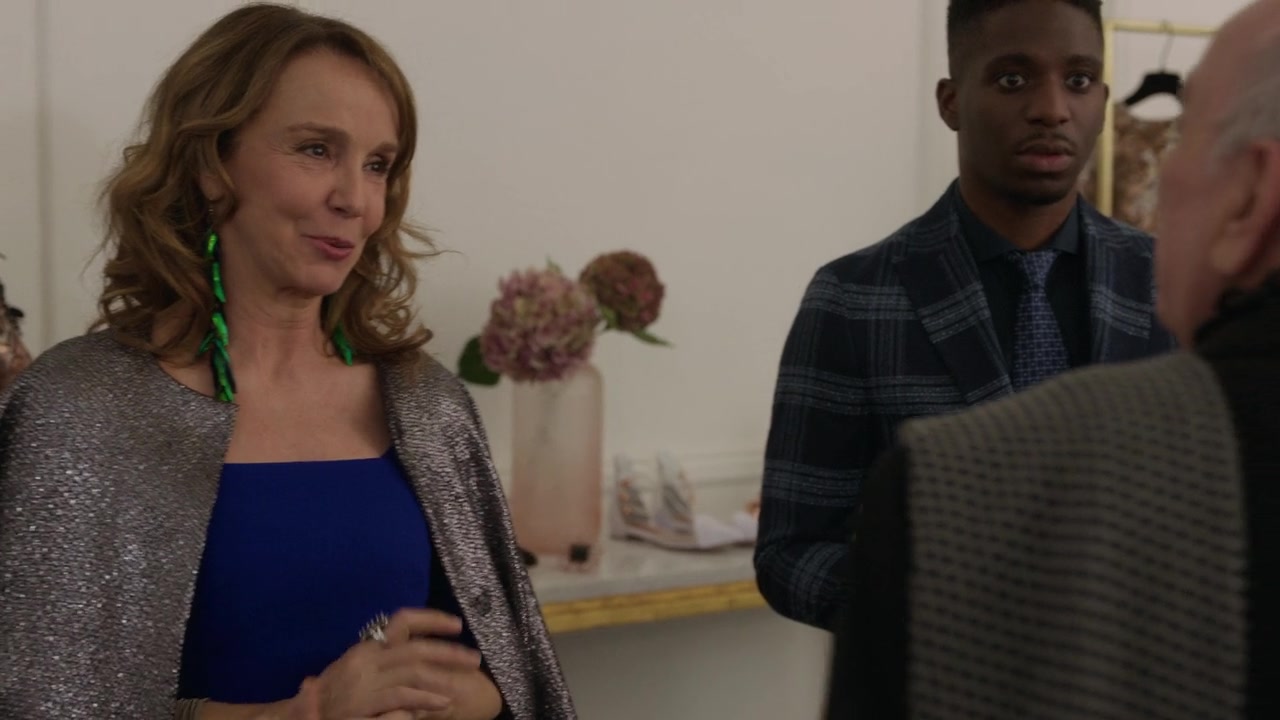 Emily_in_Paris_S01E06_Ringarde_720p_NF_WEB-DL_DDP5_1_x264-BTN_0214.jpg