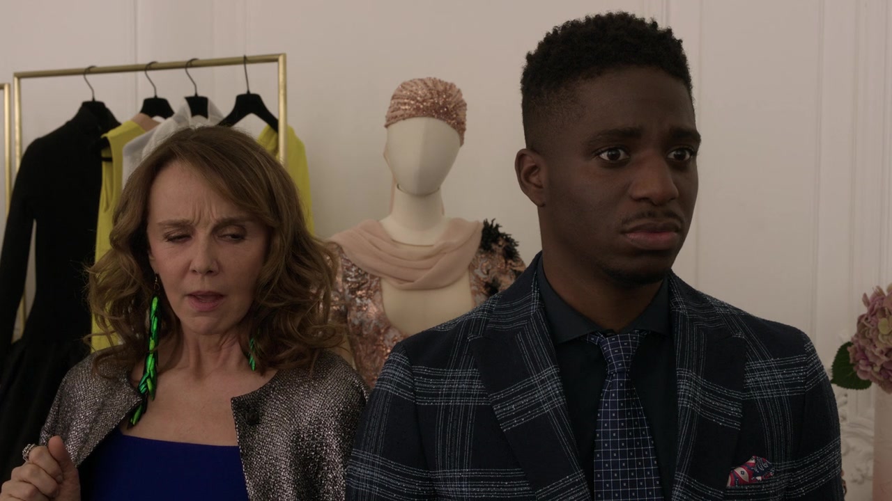 Emily_in_Paris_S01E06_Ringarde_720p_NF_WEB-DL_DDP5_1_x264-BTN_0225.jpg