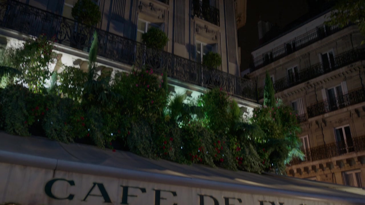 Emily_in_Paris_S01E06_Ringarde_720p_NF_WEB-DL_DDP5_1_x264-BTN_0256.jpg