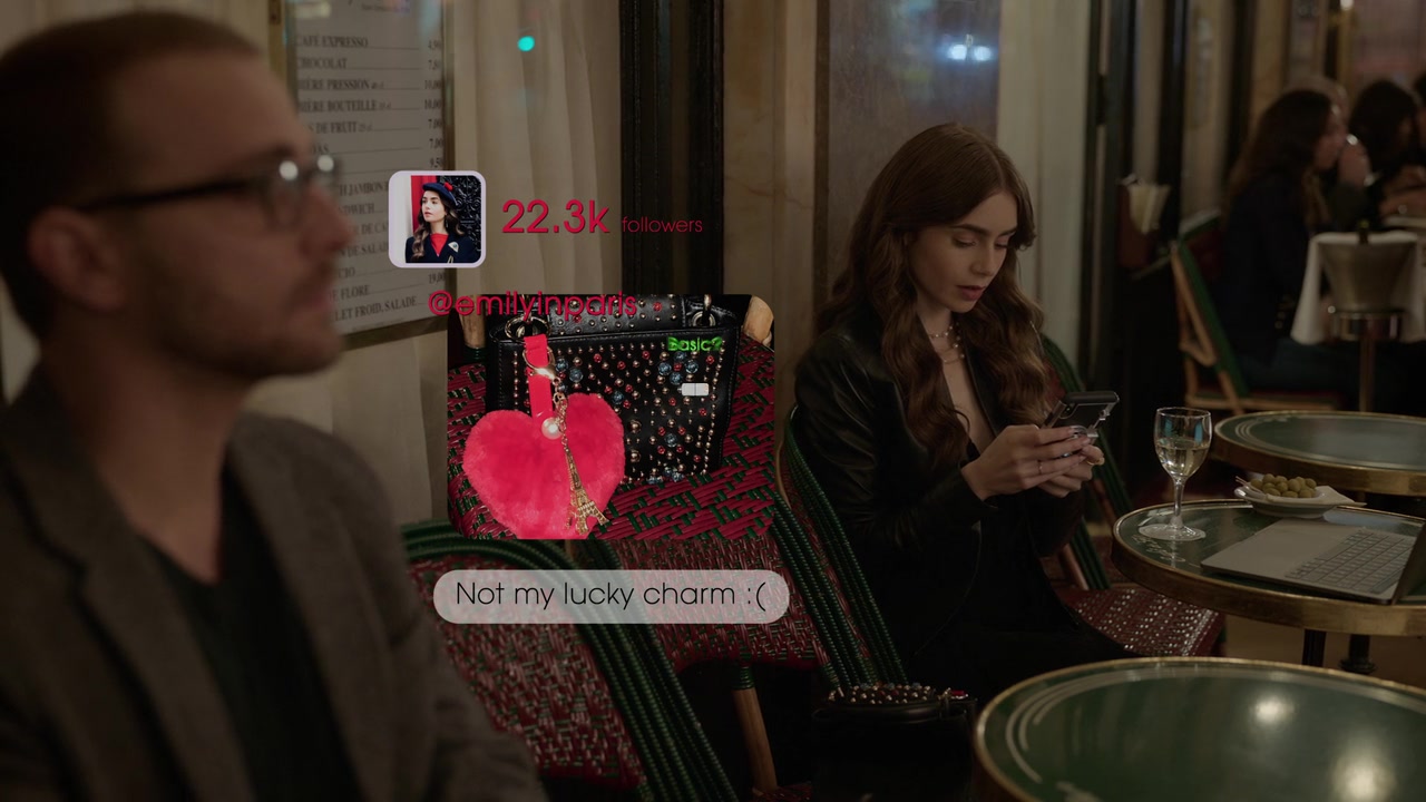 Emily_in_Paris_S01E06_Ringarde_720p_NF_WEB-DL_DDP5_1_x264-BTN_0266.jpg