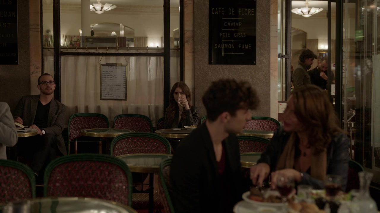 Emily_in_Paris_S01E06_Ringarde_720p_NF_WEB-DL_DDP5_1_x264-BTN_0271.jpg