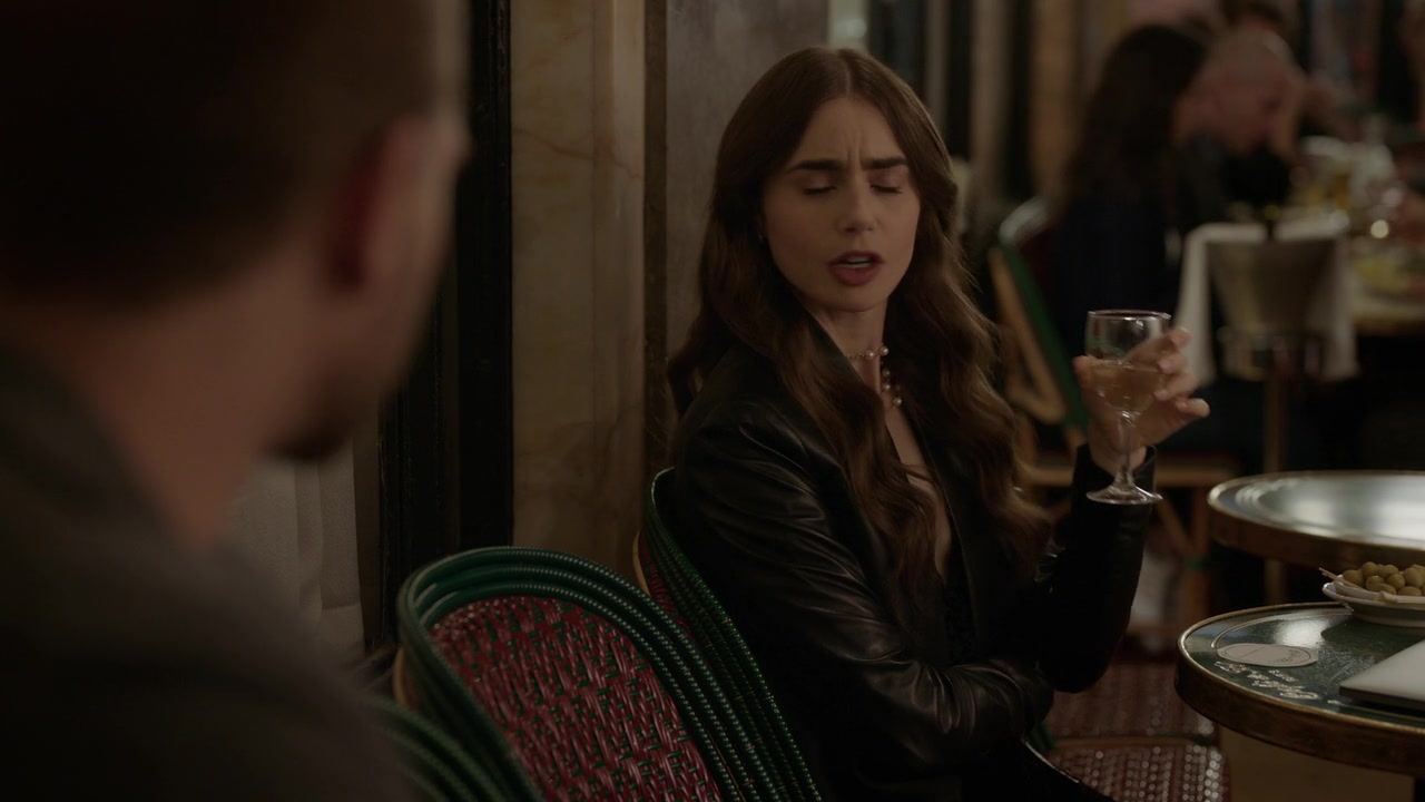 Emily_in_Paris_S01E06_Ringarde_720p_NF_WEB-DL_DDP5_1_x264-BTN_0309.jpg Emily_in_Paris_S01E06_Ringarde_720p_NF_WEB-DL_DDP5_1_x264-BTN_0309.jpg