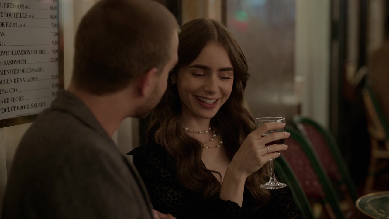 Emily_in_Paris_S01E06_Ringarde_720p_NF_WEB-DL_DDP5_1_x264-BTN_0370.jpg