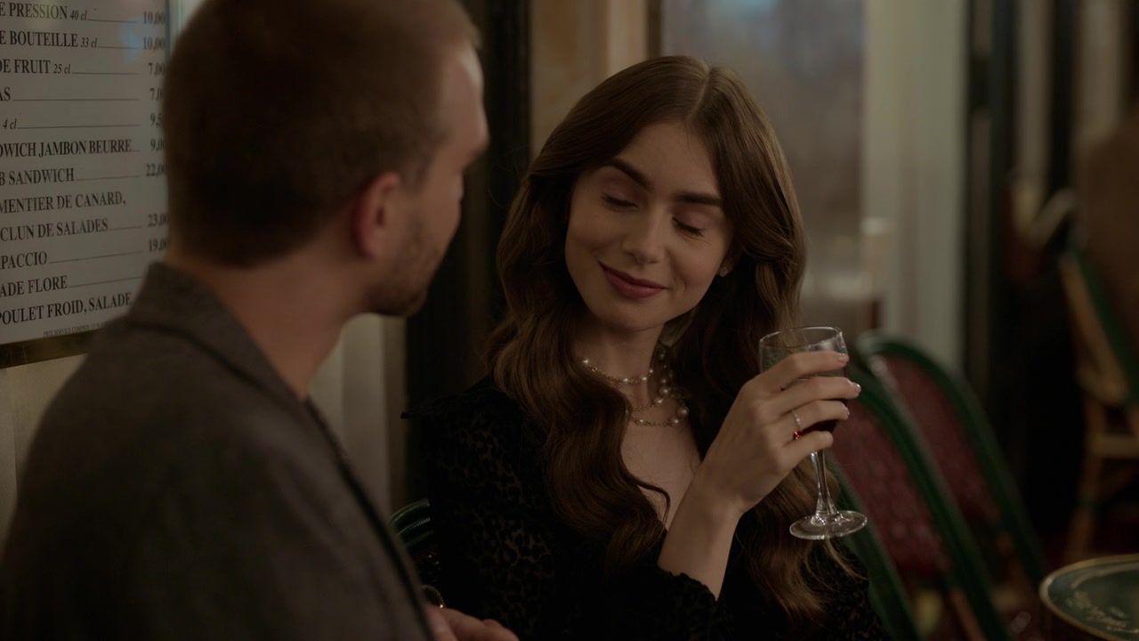 Emily_in_Paris_S01E06_Ringarde_720p_NF_WEB-DL_DDP5_1_x264-BTN_0376.jpg