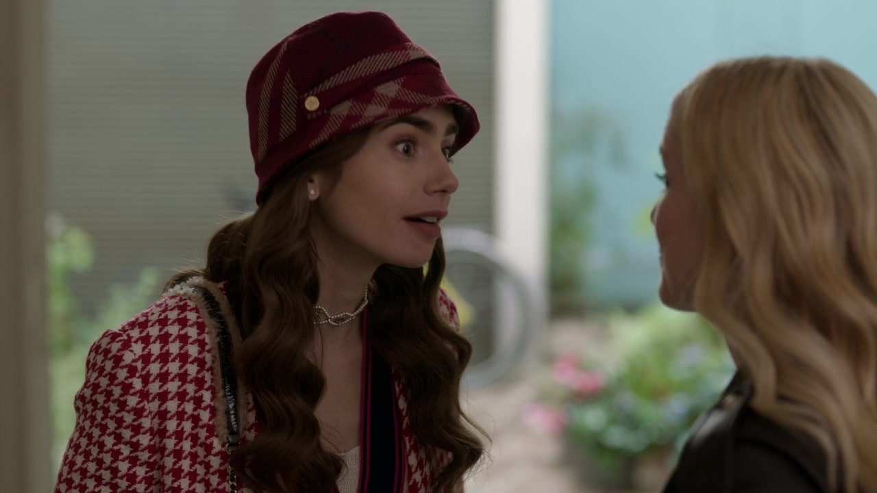 Emily_in_Paris_S01E06_Ringarde_720p_NF_WEB-DL_DDP5_1_x264-BTN_0452.jpg