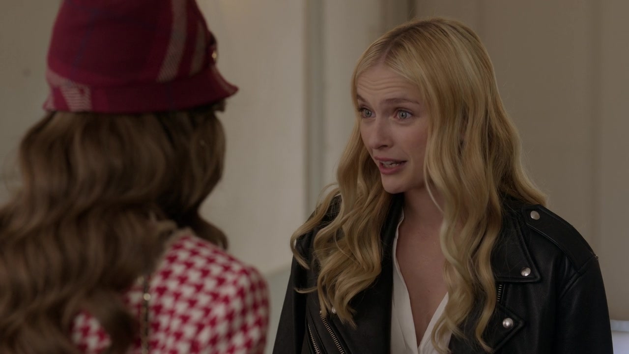 Emily_in_Paris_S01E06_Ringarde_720p_NF_WEB-DL_DDP5_1_x264-BTN_0456.jpg