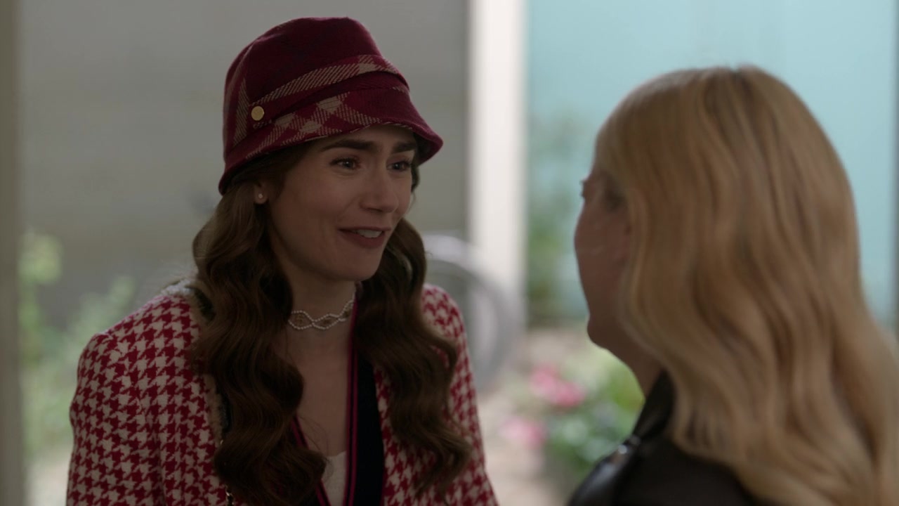 Emily_in_Paris_S01E06_Ringarde_720p_NF_WEB-DL_DDP5_1_x264-BTN_0461.jpg