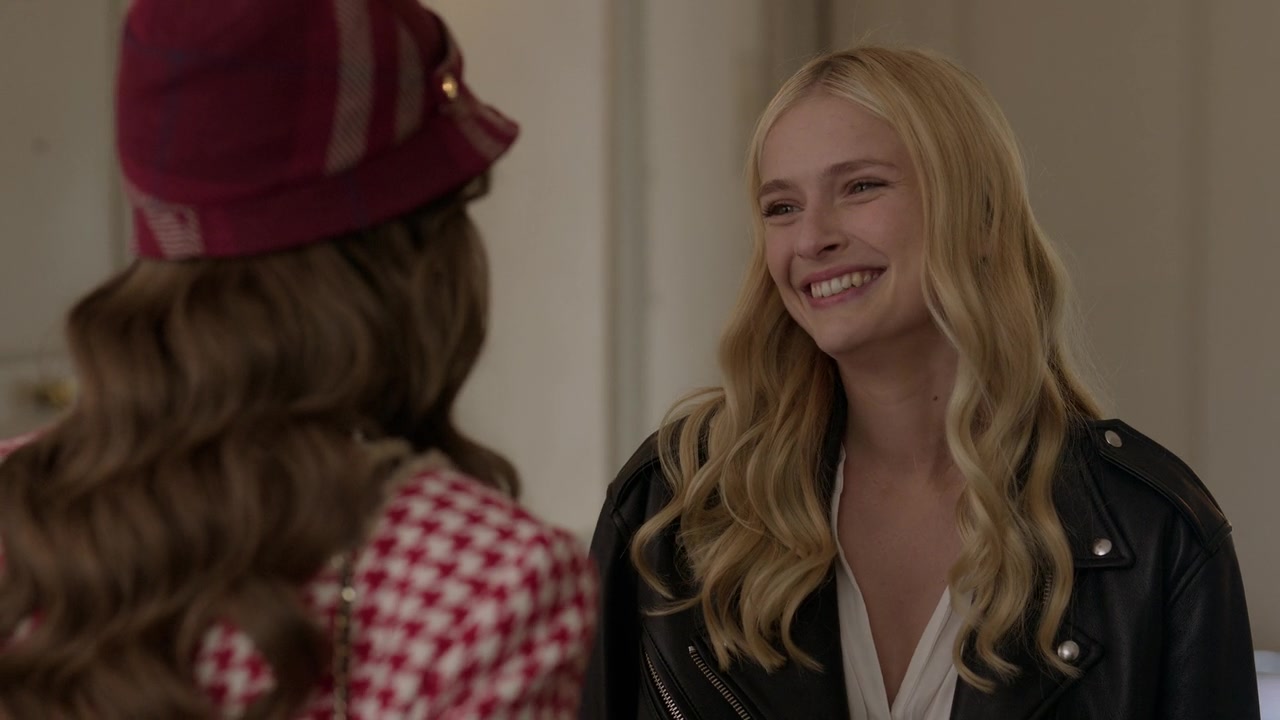 Emily_in_Paris_S01E06_Ringarde_720p_NF_WEB-DL_DDP5_1_x264-BTN_0462.jpg