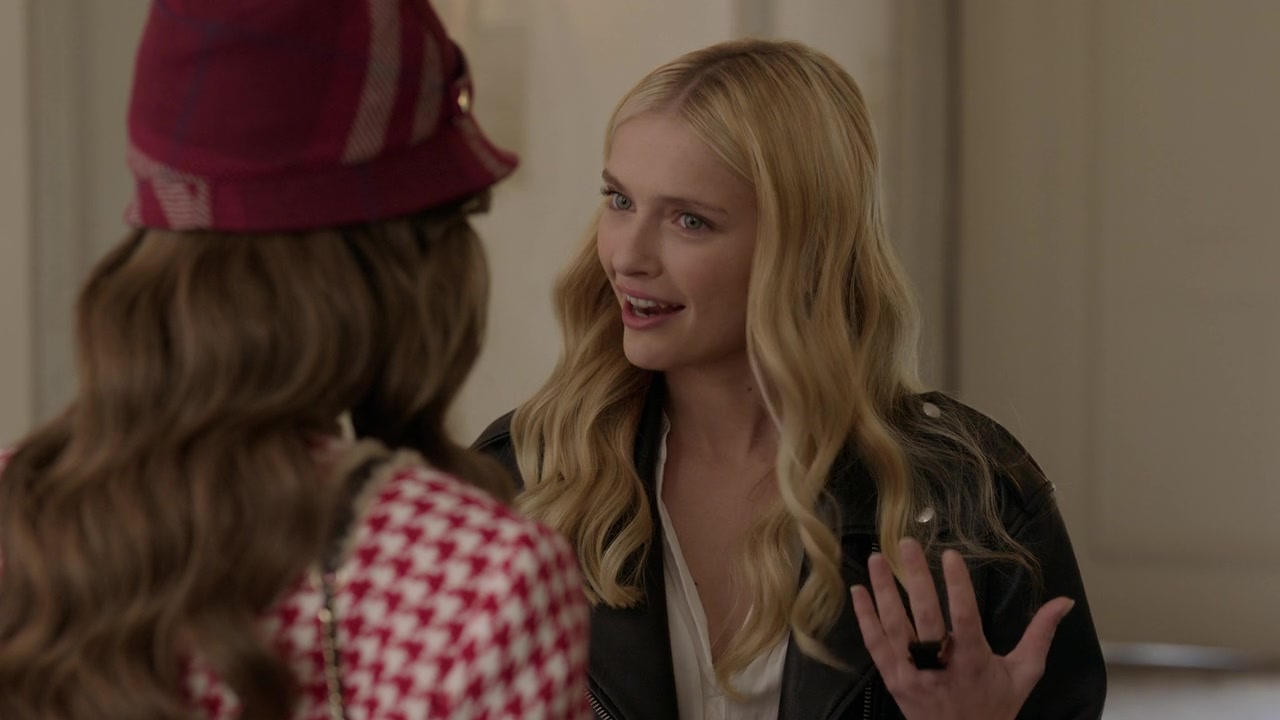 Emily_in_Paris_S01E06_Ringarde_720p_NF_WEB-DL_DDP5_1_x264-BTN_0467.jpg
