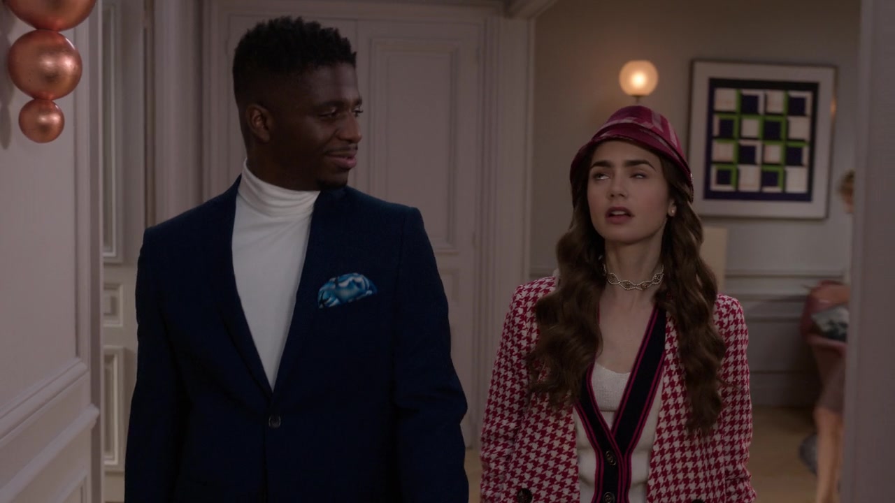 Emily_in_Paris_S01E06_Ringarde_720p_NF_WEB-DL_DDP5_1_x264-BTN_0479.jpg