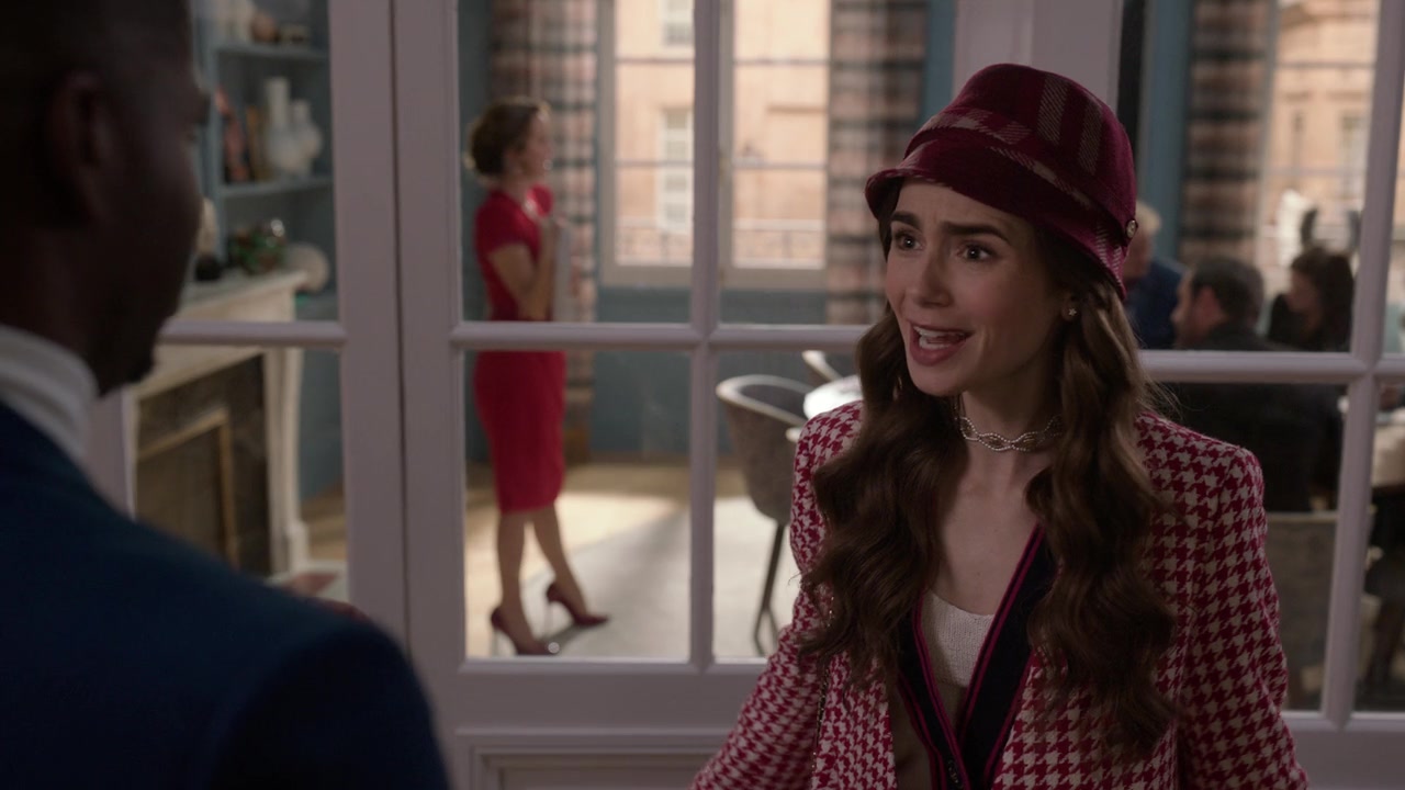 Emily_in_Paris_S01E06_Ringarde_720p_NF_WEB-DL_DDP5_1_x264-BTN_0501.jpg