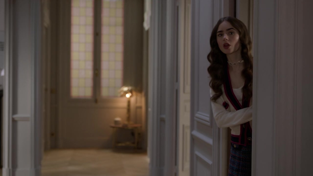 Emily_in_Paris_S01E06_Ringarde_720p_NF_WEB-DL_DDP5_1_x264-BTN_0510.jpg
