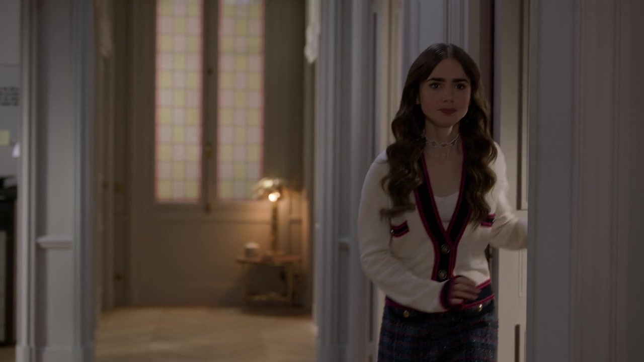 Emily_in_Paris_S01E06_Ringarde_720p_NF_WEB-DL_DDP5_1_x264-BTN_0511.jpg