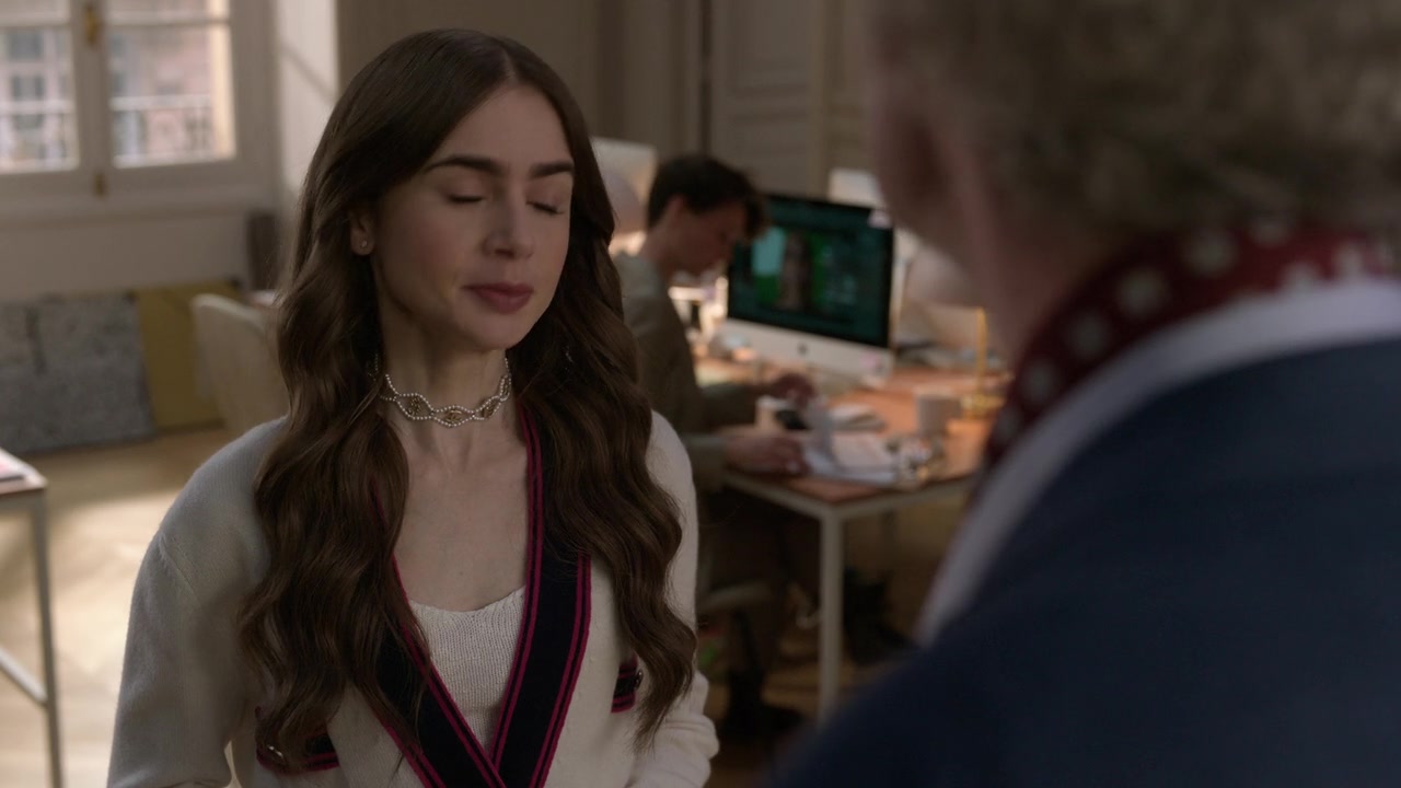 Emily_in_Paris_S01E06_Ringarde_720p_NF_WEB-DL_DDP5_1_x264-BTN_0543.jpg Emily_in_Paris_S01E06_Ringarde_720p_NF_WEB-DL_DDP5_1_x264-BTN_0543.jpg