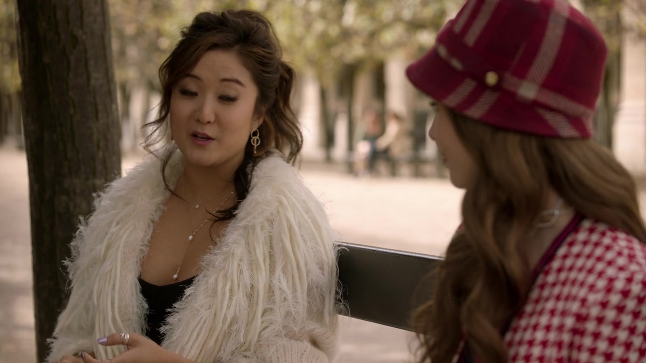 Emily_in_Paris_S01E06_Ringarde_720p_NF_WEB-DL_DDP5_1_x264-BTN_0588.jpg