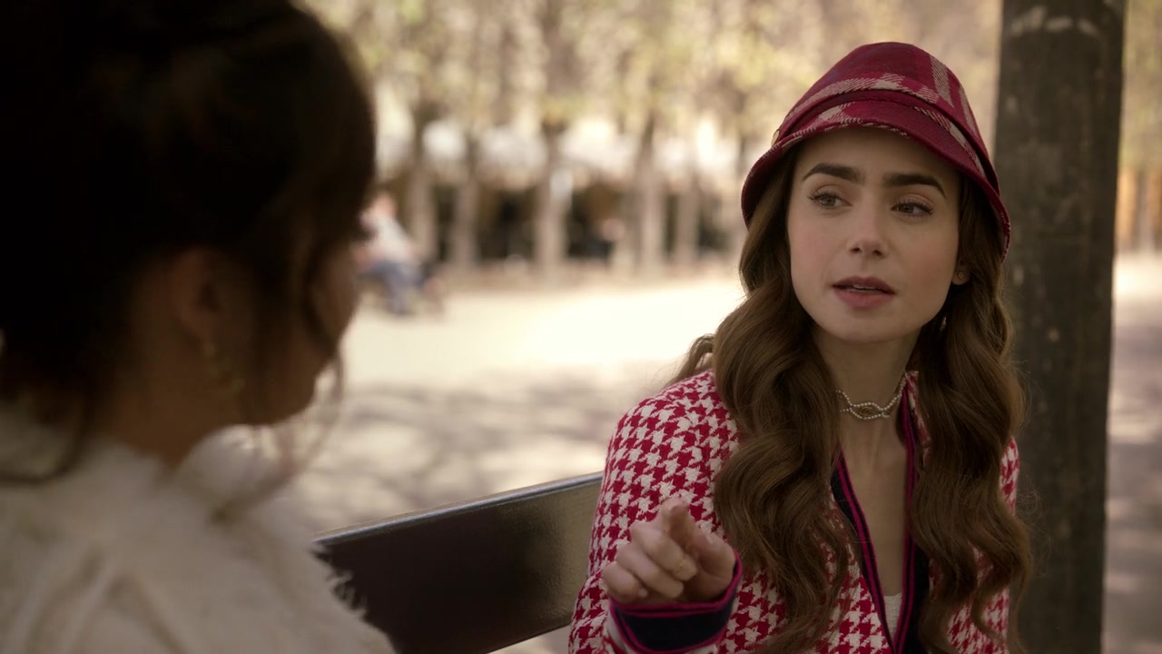 Emily_in_Paris_S01E06_Ringarde_720p_NF_WEB-DL_DDP5_1_x264-BTN_0595.jpg