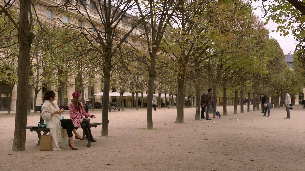 Emily_in_Paris_S01E06_Ringarde_720p_NF_WEB-DL_DDP5_1_x264-BTN_0607.jpg