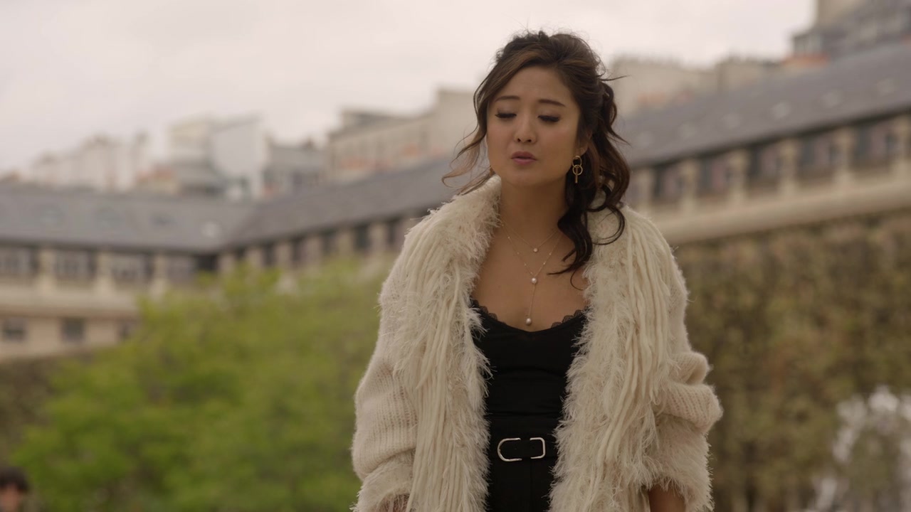 Emily_in_Paris_S01E06_Ringarde_720p_NF_WEB-DL_DDP5_1_x264-BTN_0634.jpg