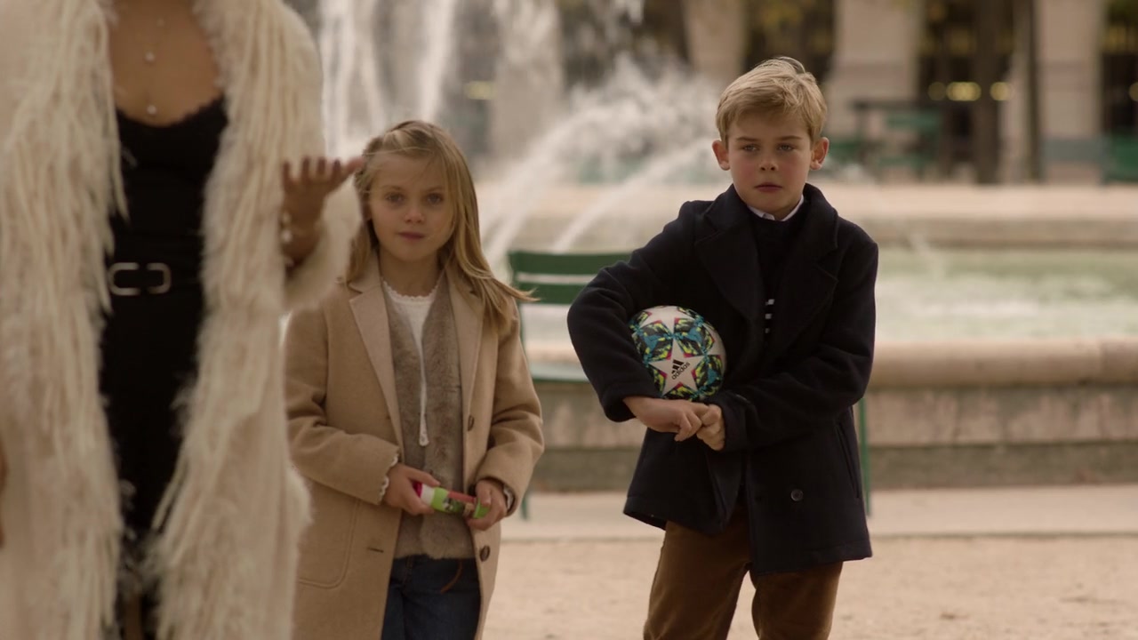 Emily_in_Paris_S01E06_Ringarde_720p_NF_WEB-DL_DDP5_1_x264-BTN_0664.jpg