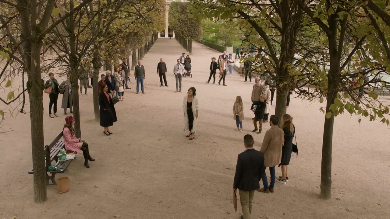 Emily_in_Paris_S01E06_Ringarde_720p_NF_WEB-DL_DDP5_1_x264-BTN_0673.jpg Emily_in_Paris_S01E06_Ringarde_720p_NF_WEB-DL_DDP5_1_x264-BTN_0673.jpg