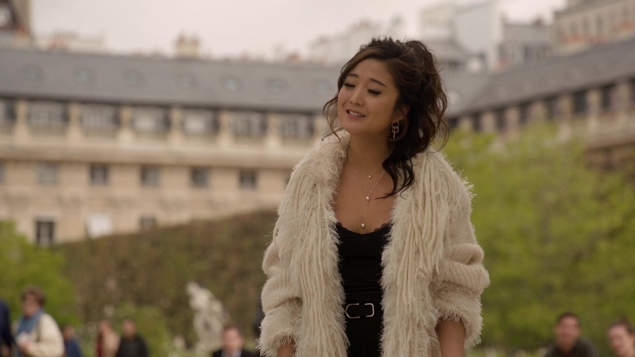 Emily_in_Paris_S01E06_Ringarde_720p_NF_WEB-DL_DDP5_1_x264-BTN_0678.jpg