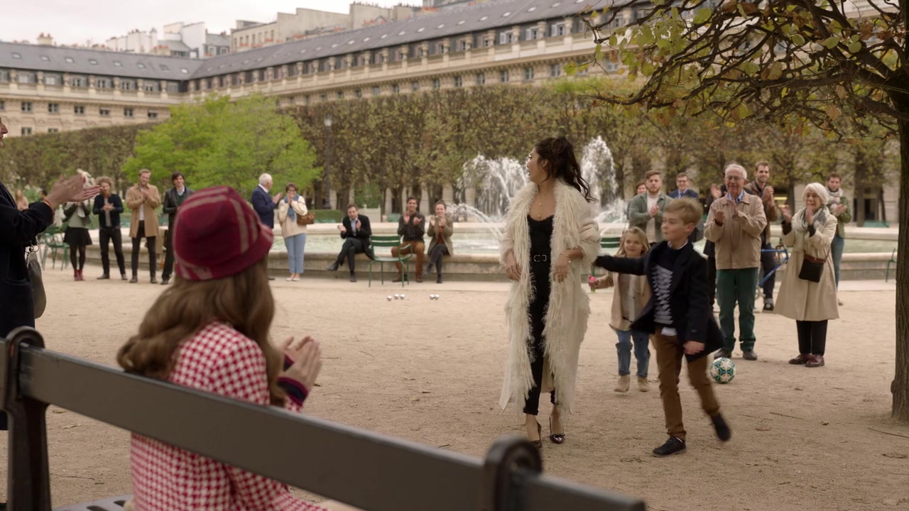 Emily_in_Paris_S01E06_Ringarde_720p_NF_WEB-DL_DDP5_1_x264-BTN_0680.jpg Emily_in_Paris_S01E06_Ringarde_720p_NF_WEB-DL_DDP5_1_x264-BTN_0680.jpg