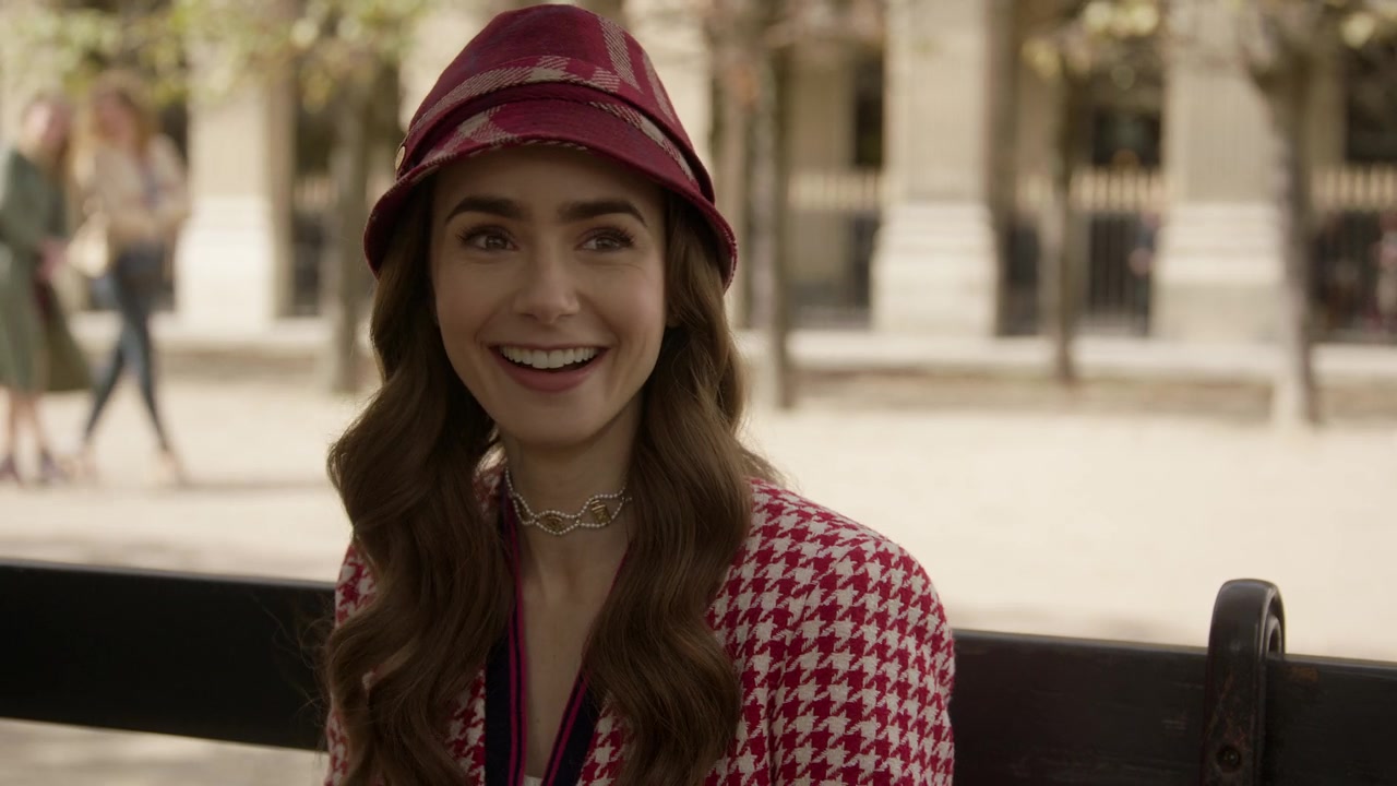 Emily_in_Paris_S01E06_Ringarde_720p_NF_WEB-DL_DDP5_1_x264-BTN_0686.jpg