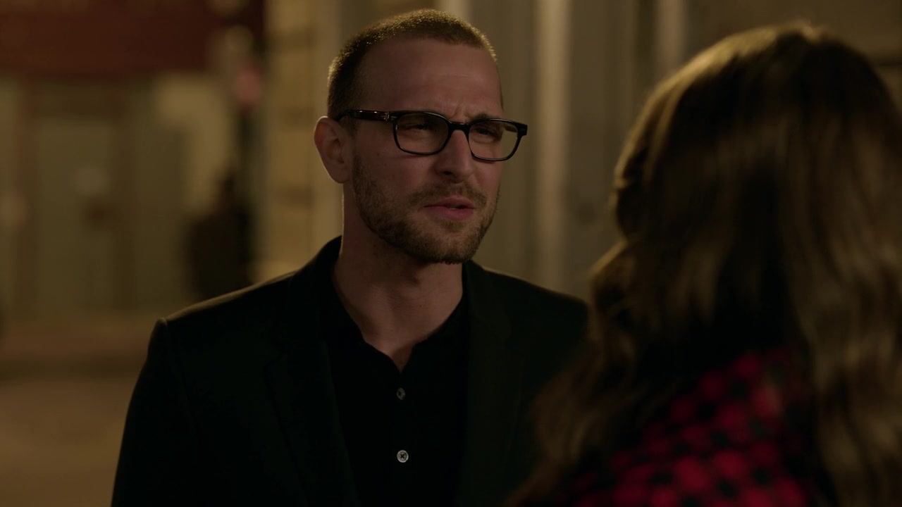 Emily_in_Paris_S01E06_Ringarde_720p_NF_WEB-DL_DDP5_1_x264-BTN_0701.jpg