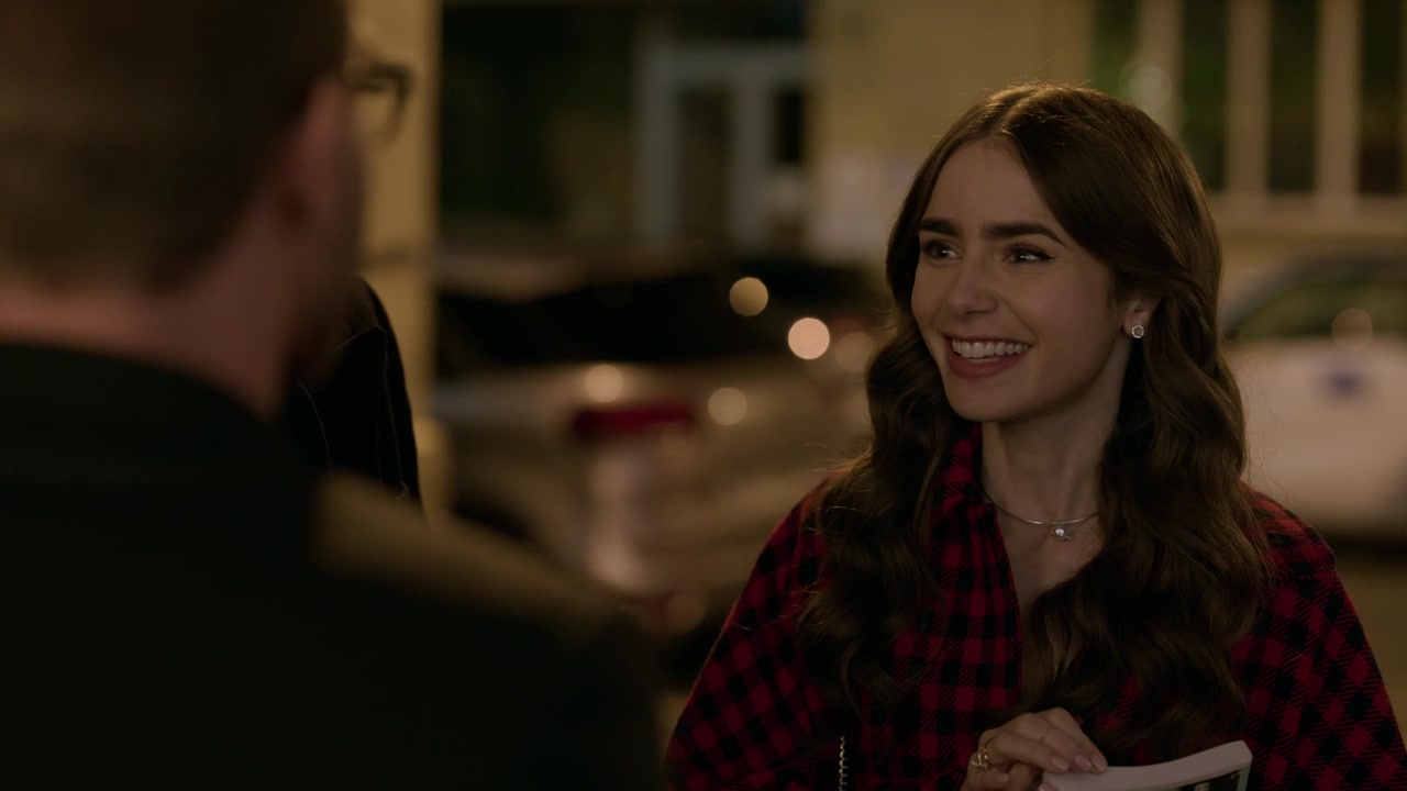 Emily_in_Paris_S01E06_Ringarde_720p_NF_WEB-DL_DDP5_1_x264-BTN_0731.jpg