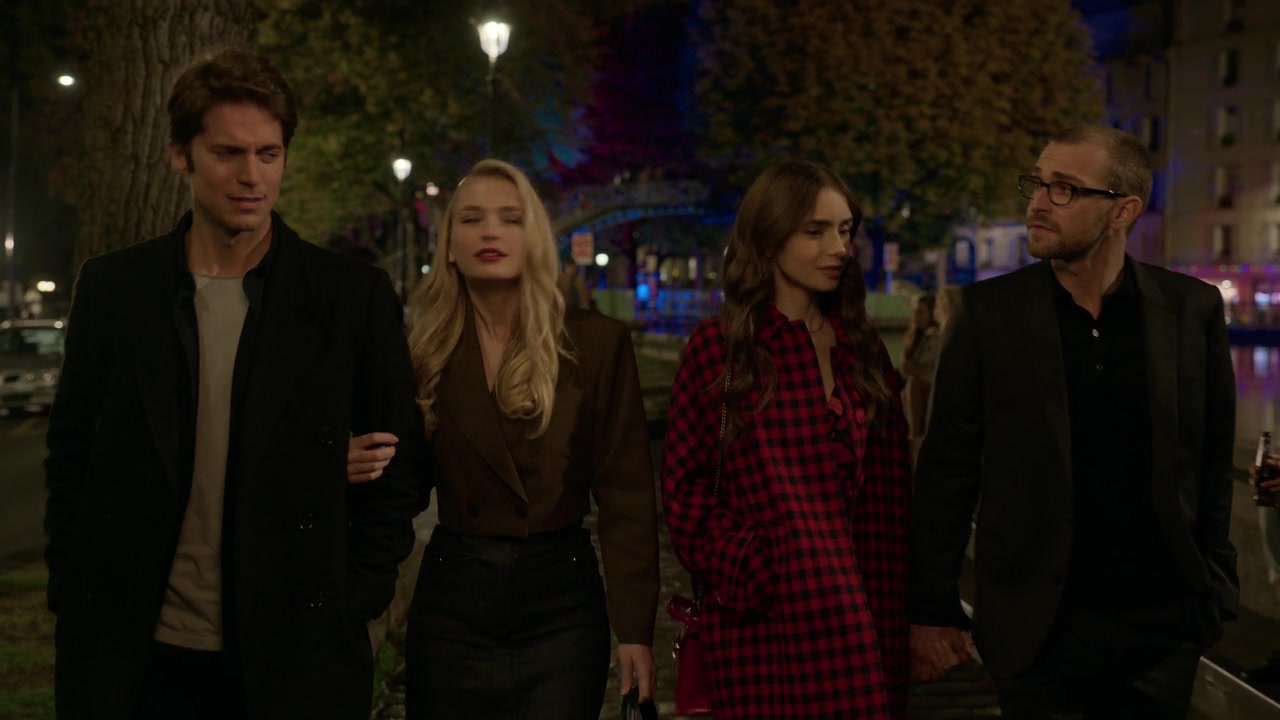 Emily_in_Paris_S01E06_Ringarde_720p_NF_WEB-DL_DDP5_1_x264-BTN_0747.jpg