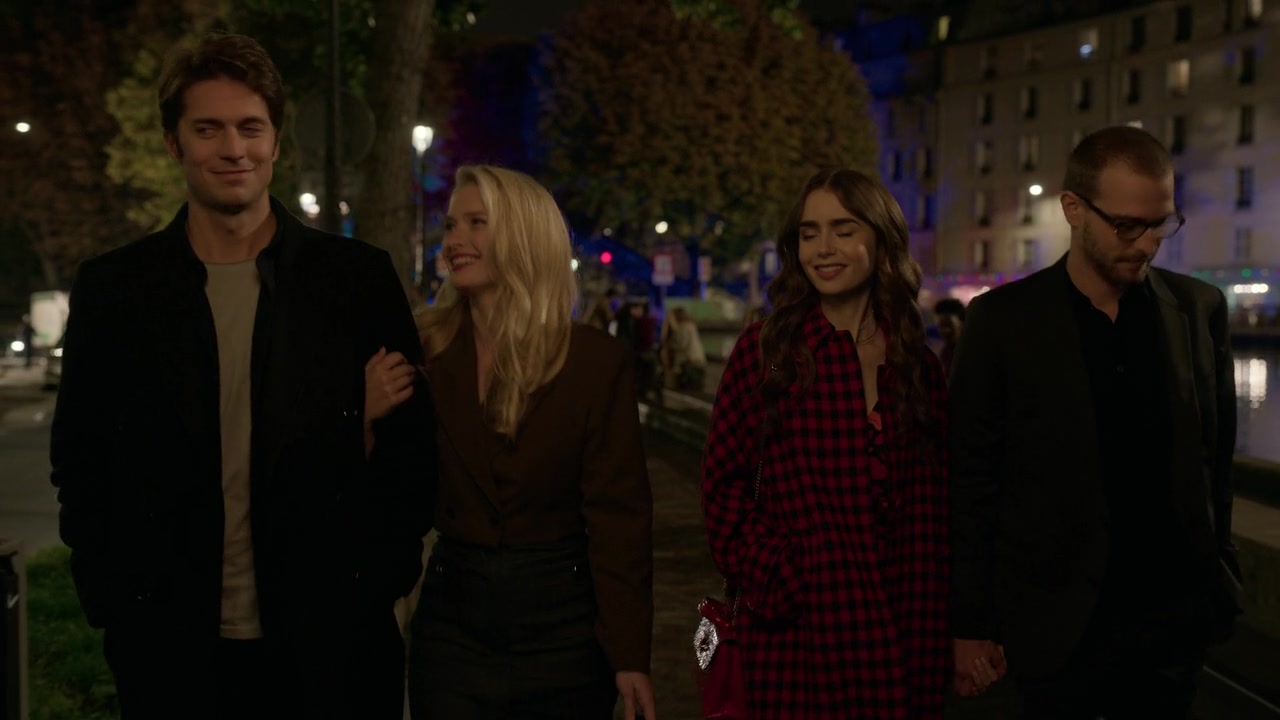 Emily_in_Paris_S01E06_Ringarde_720p_NF_WEB-DL_DDP5_1_x264-BTN_0756.jpg