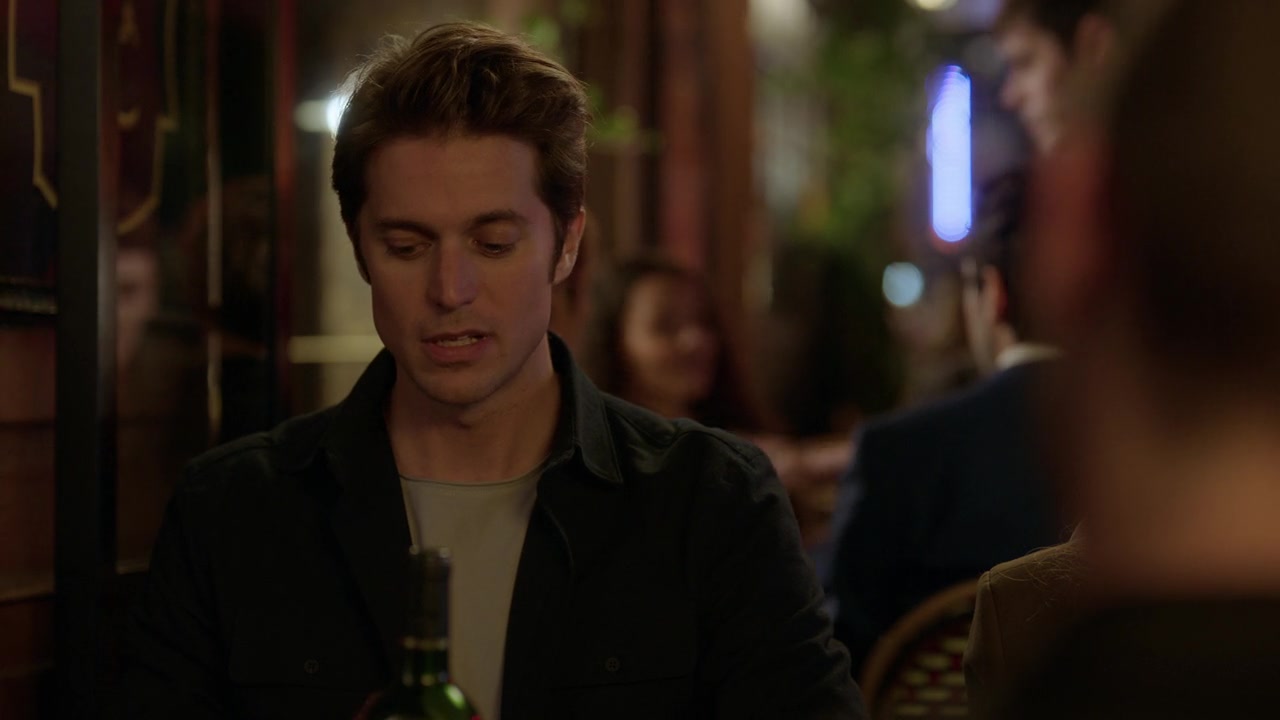 Emily_in_Paris_S01E06_Ringarde_720p_NF_WEB-DL_DDP5_1_x264-BTN_0772.jpg