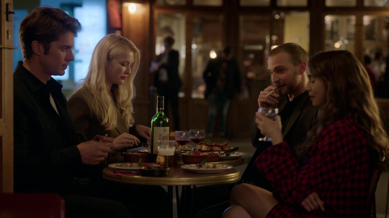 Emily_in_Paris_S01E06_Ringarde_720p_NF_WEB-DL_DDP5_1_x264-BTN_0775.jpg Emily_in_Paris_S01E06_Ringarde_720p_NF_WEB-DL_DDP5_1_x264-BTN_0775.jpg