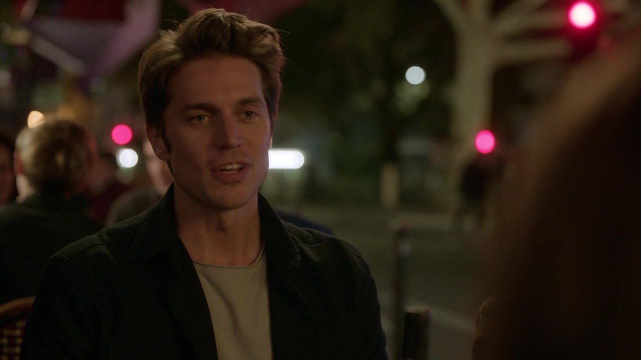 Emily_in_Paris_S01E06_Ringarde_720p_NF_WEB-DL_DDP5_1_x264-BTN_0777.jpg