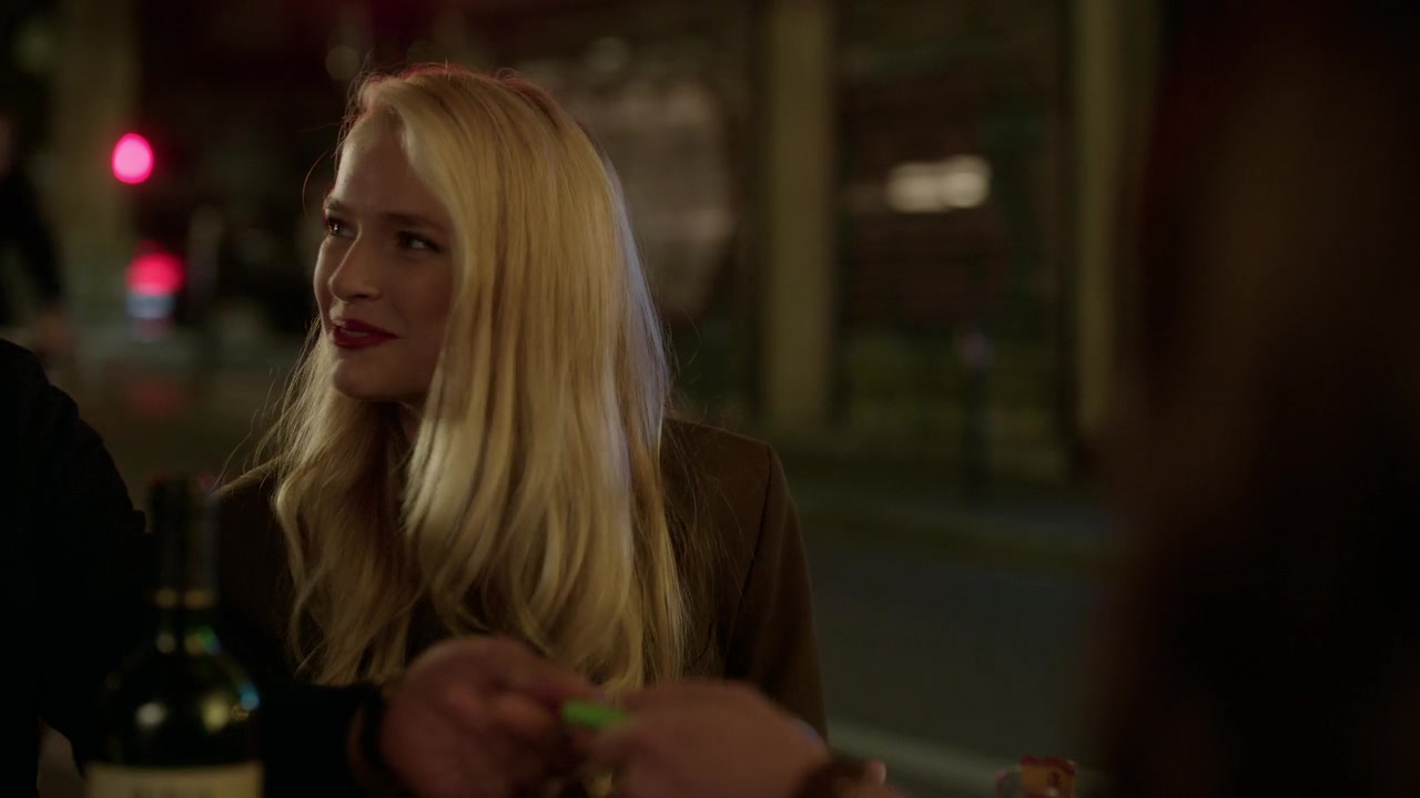 Emily_in_Paris_S01E06_Ringarde_720p_NF_WEB-DL_DDP5_1_x264-BTN_0780.jpg Emily_in_Paris_S01E06_Ringarde_720p_NF_WEB-DL_DDP5_1_x264-BTN_0780.jpg