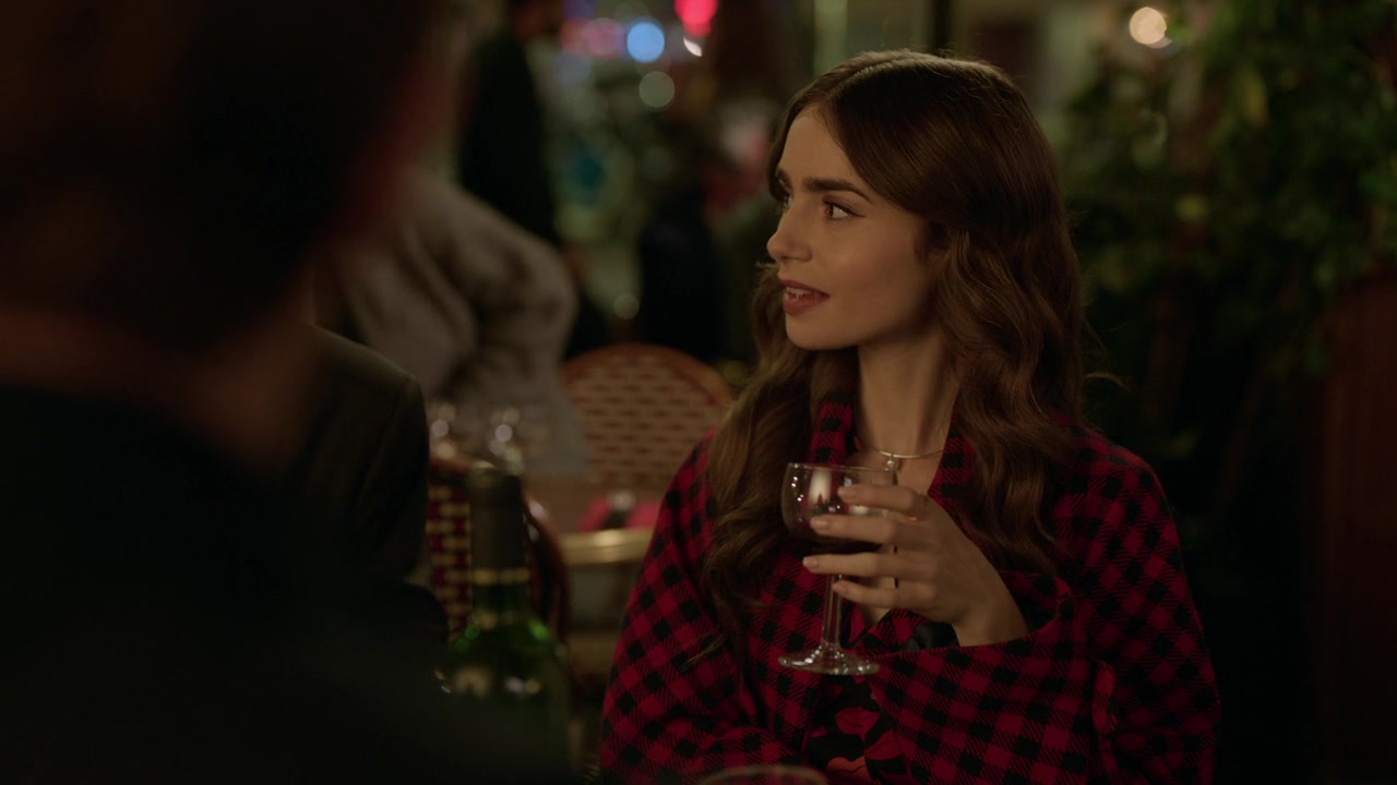 Emily_in_Paris_S01E06_Ringarde_720p_NF_WEB-DL_DDP5_1_x264-BTN_0788.jpg