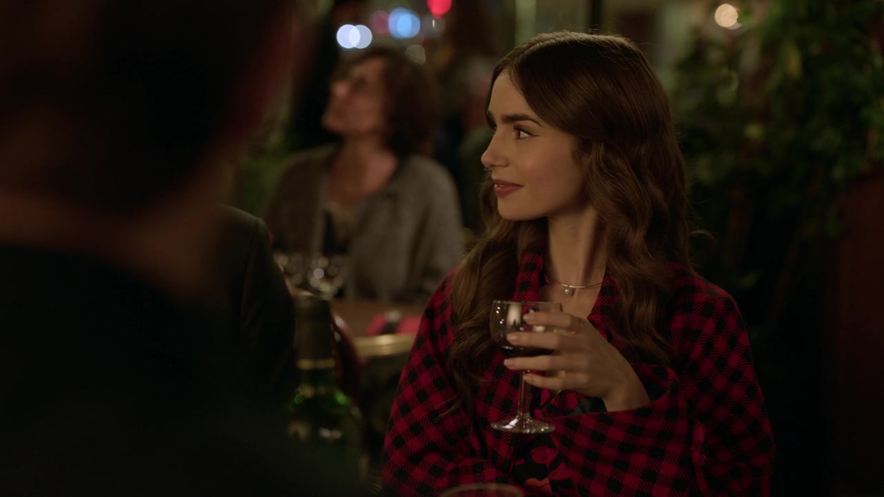 Emily_in_Paris_S01E06_Ringarde_720p_NF_WEB-DL_DDP5_1_x264-BTN_0793.jpg