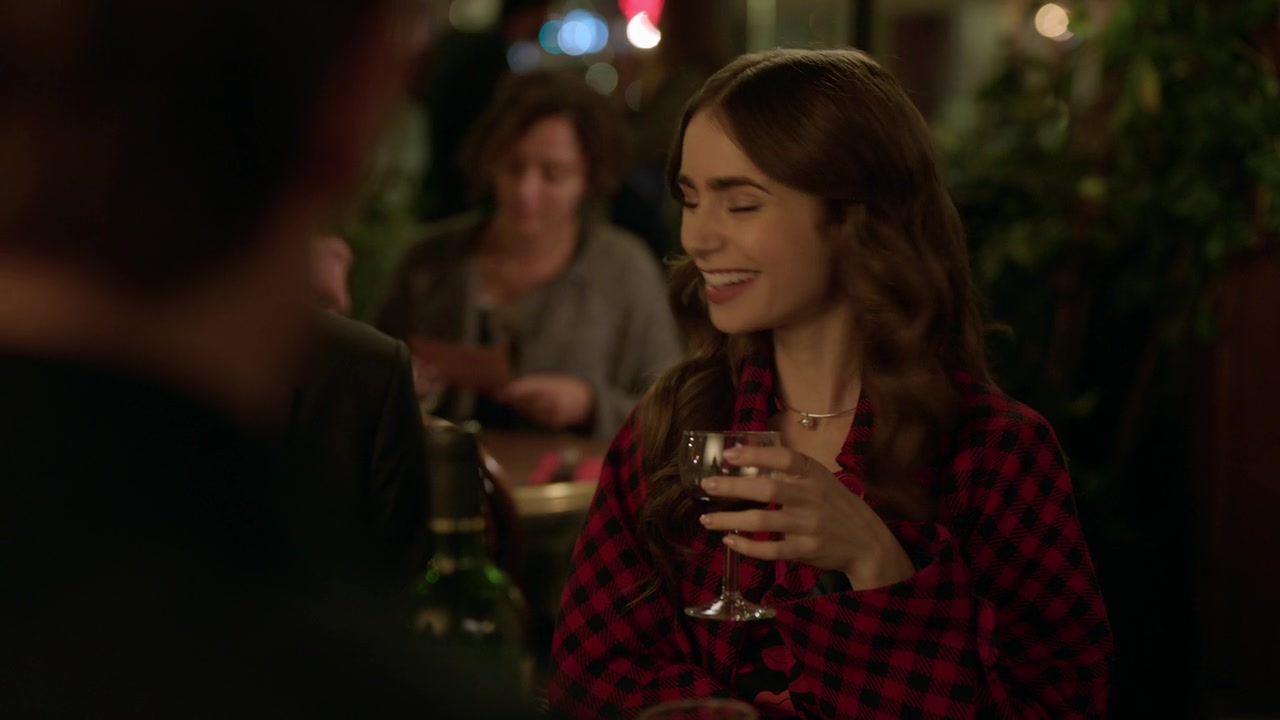 Emily_in_Paris_S01E06_Ringarde_720p_NF_WEB-DL_DDP5_1_x264-BTN_0797.jpg