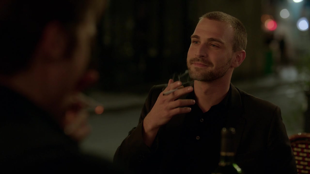 Emily_in_Paris_S01E06_Ringarde_720p_NF_WEB-DL_DDP5_1_x264-BTN_0800.jpg