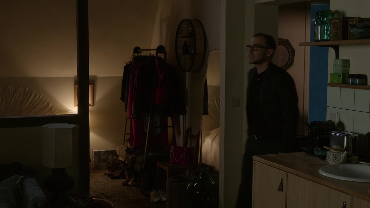 Emily_in_Paris_S01E06_Ringarde_720p_NF_WEB-DL_DDP5_1_x264-BTN_0803.jpg