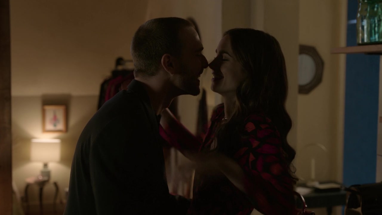 Emily_in_Paris_S01E06_Ringarde_720p_NF_WEB-DL_DDP5_1_x264-BTN_0817.jpg Emily_in_Paris_S01E06_Ringarde_720p_NF_WEB-DL_DDP5_1_x264-BTN_0817.jpg