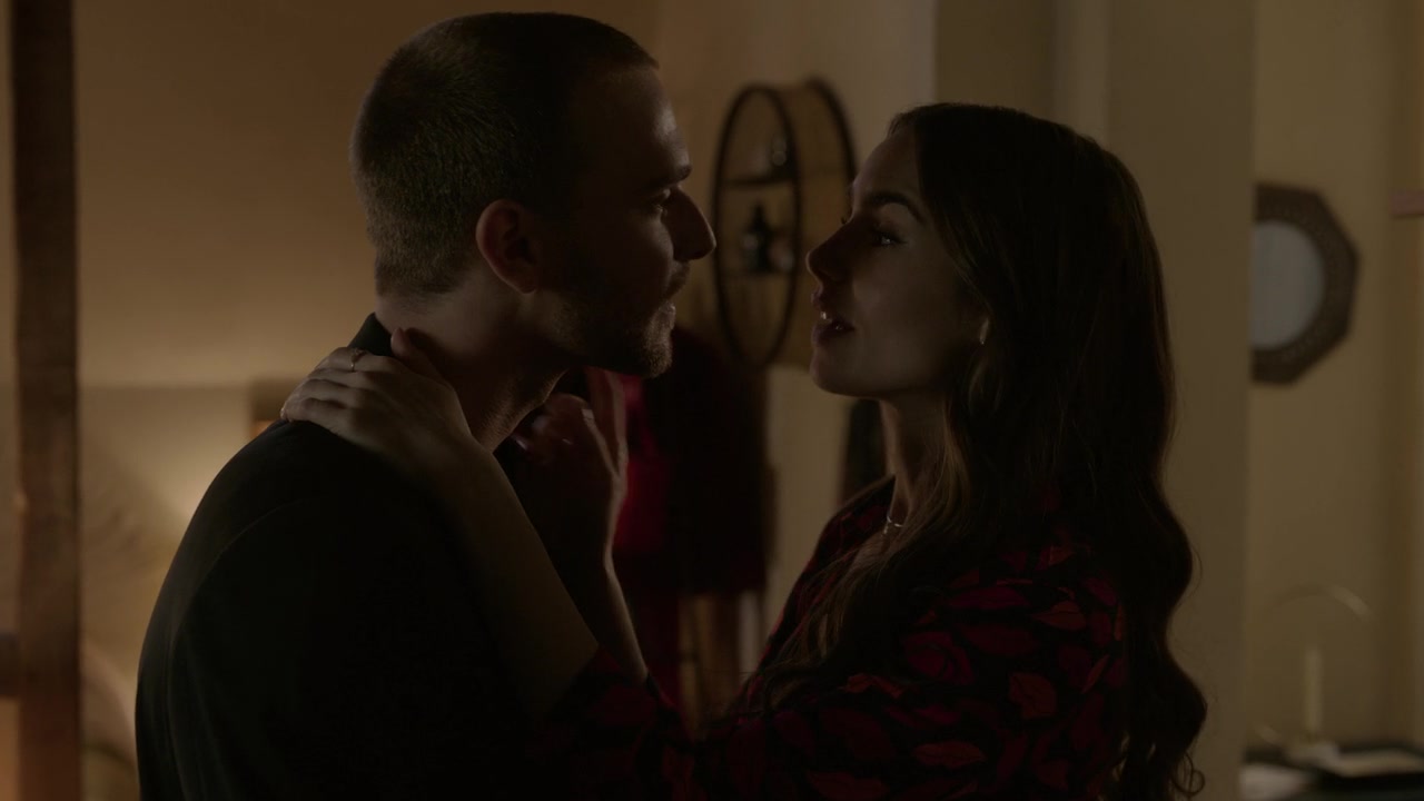 Emily_in_Paris_S01E06_Ringarde_720p_NF_WEB-DL_DDP5_1_x264-BTN_0819.jpg