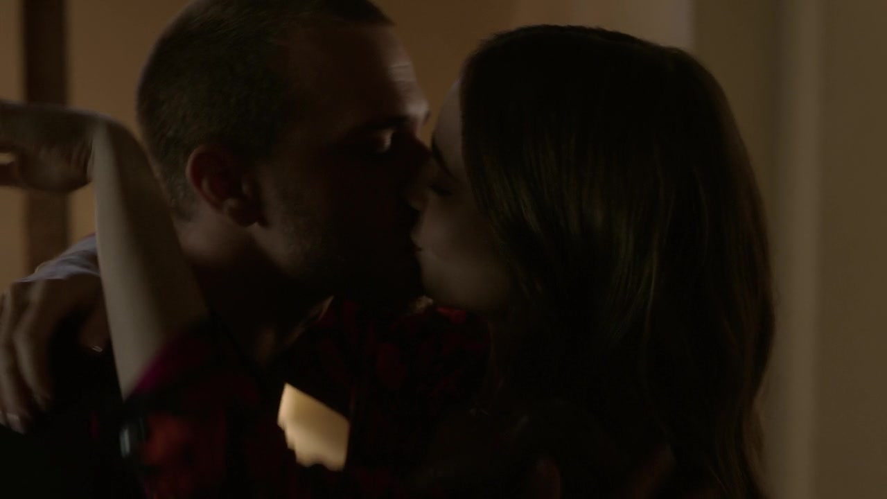 Emily_in_Paris_S01E06_Ringarde_720p_NF_WEB-DL_DDP5_1_x264-BTN_0823.jpg