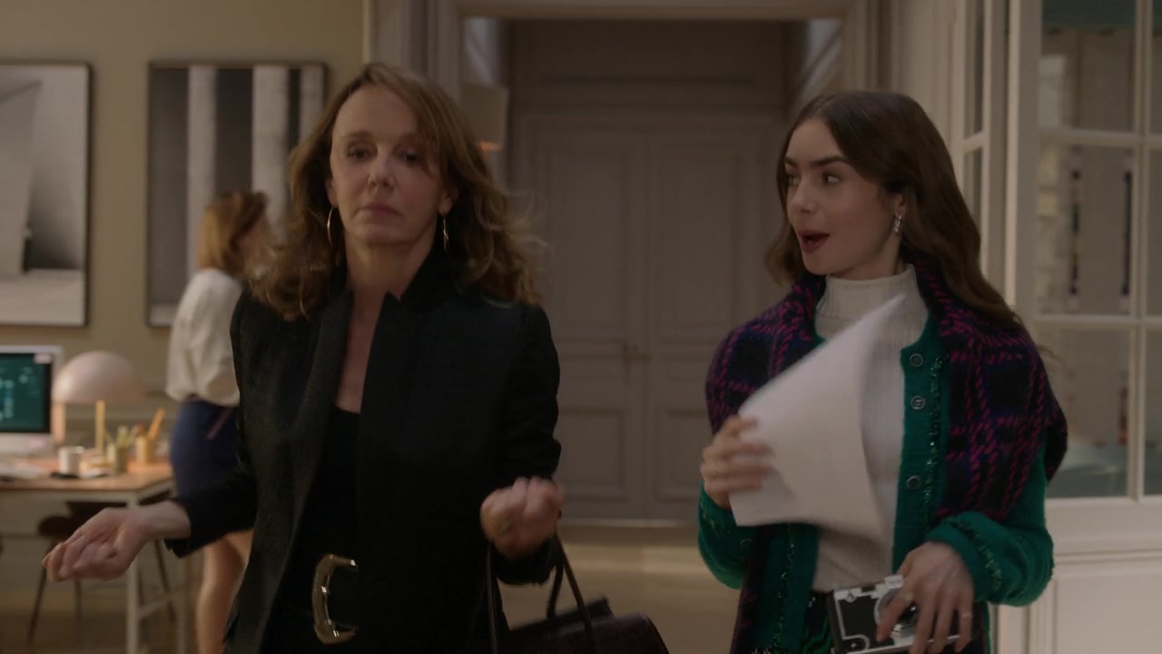 Emily_in_Paris_S01E06_Ringarde_720p_NF_WEB-DL_DDP5_1_x264-BTN_0863.jpg