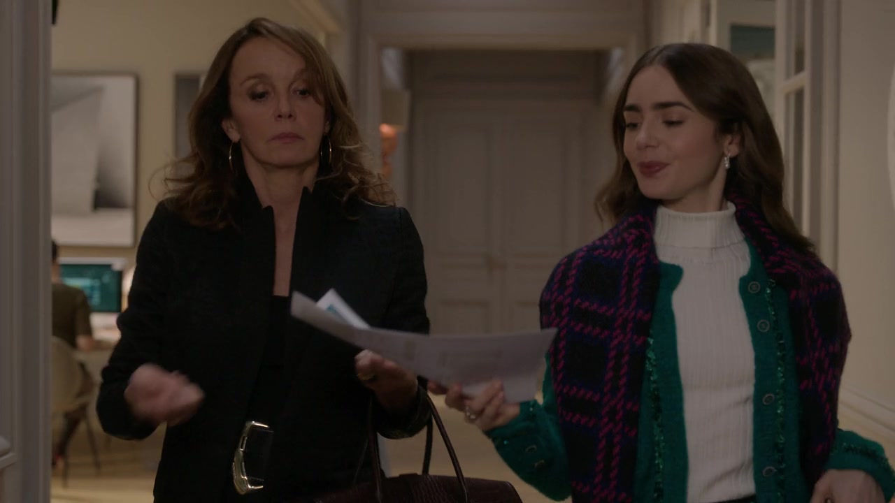 Emily_in_Paris_S01E06_Ringarde_720p_NF_WEB-DL_DDP5_1_x264-BTN_0864.jpg