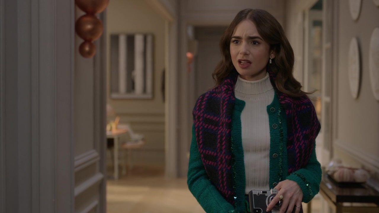 Emily_in_Paris_S01E06_Ringarde_720p_NF_WEB-DL_DDP5_1_x264-BTN_0871.jpg Emily_in_Paris_S01E06_Ringarde_720p_NF_WEB-DL_DDP5_1_x264-BTN_0871.jpg