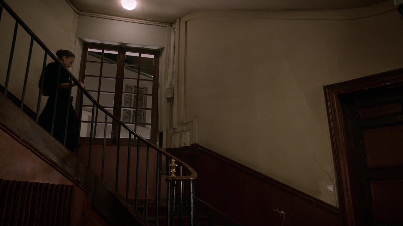 Emily_in_Paris_S01E06_Ringarde_720p_NF_WEB-DL_DDP5_1_x264-BTN_0888.jpg