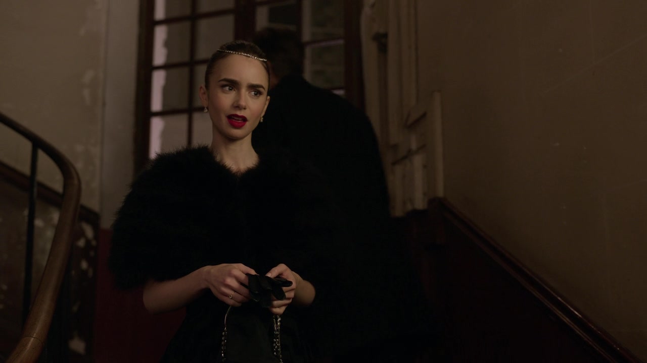 Emily_in_Paris_S01E06_Ringarde_720p_NF_WEB-DL_DDP5_1_x264-BTN_0923.jpg