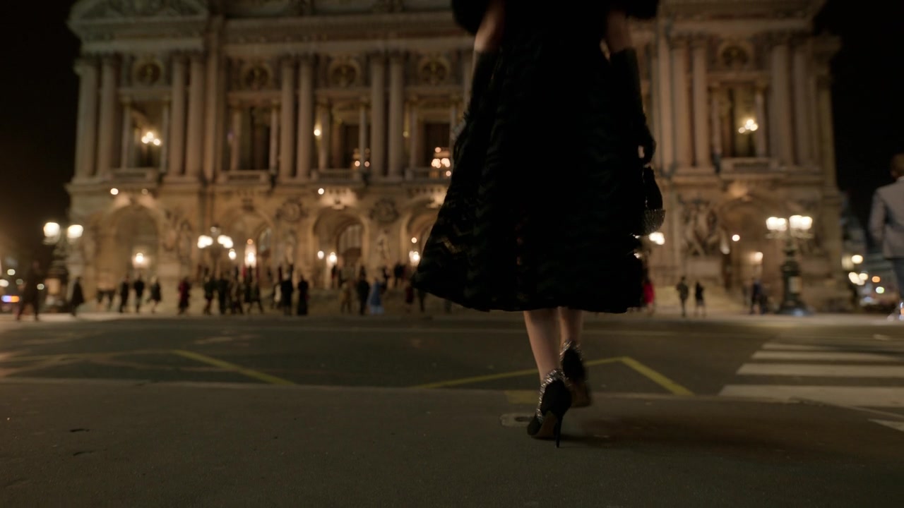 Emily_in_Paris_S01E06_Ringarde_720p_NF_WEB-DL_DDP5_1_x264-BTN_0926.jpg